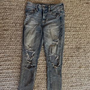 light wash american eagle ripped jeans